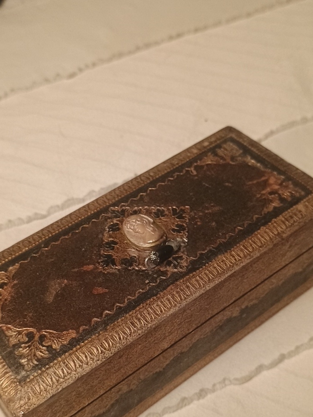 Leather Tone- Lacquered Trinket Box with Decorative Cameo